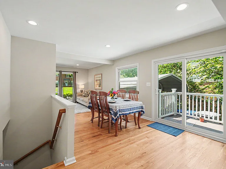 6417 Berkshire Dr — Photo 4