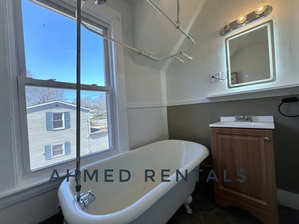 290 Cumberland St #4, Westbrook, ME 04092