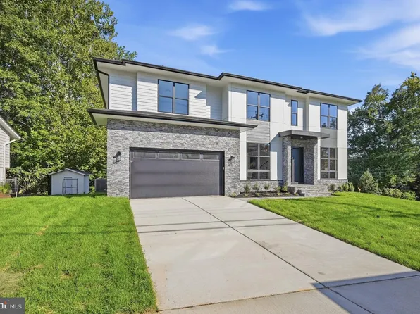 536 Walker St SW, Vienna, VA 22180