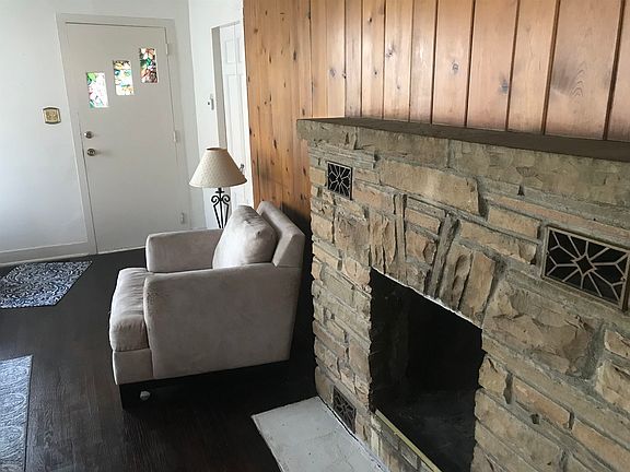 3rd image of 1455 Myott Ave