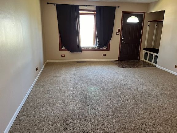 3rd image of 65 Flagstaff Ln