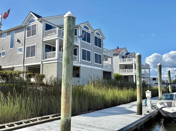 7 Neptune Dr #4, Somers Pt, NJ 08244