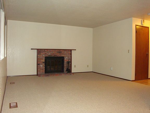 5th image of 819 141st Pl SE