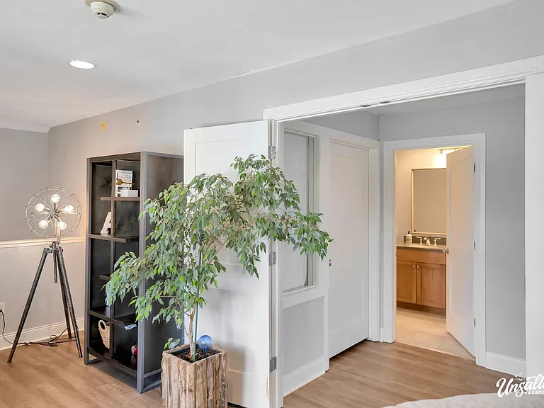 19 W Savidge St #29 — Photo 17