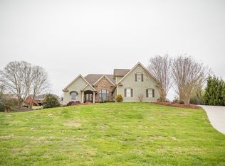 4606 Montclair Cir, Gainesville, GA 30506