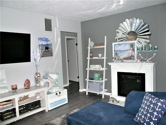 4th image of 607 Iowa Ave