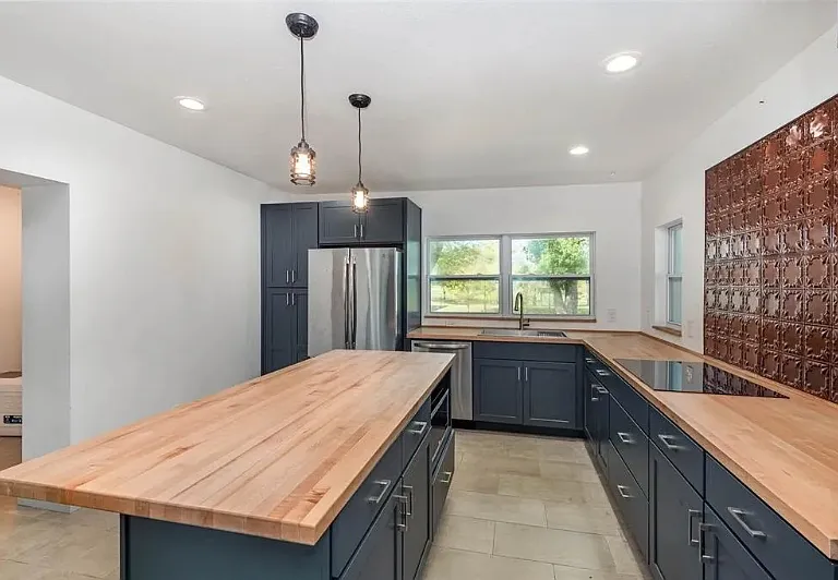 2821 Drake Dr — Photo 15