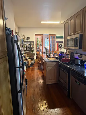 Rented by Sur Management LLC | media 18