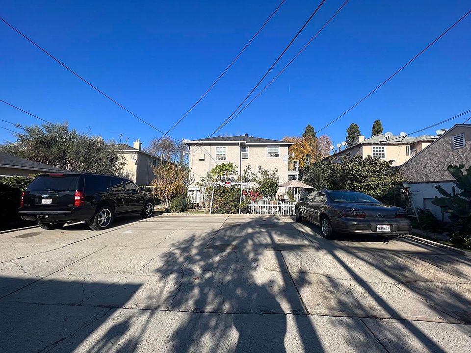 1st image of 830 E San Antonio Dr #2