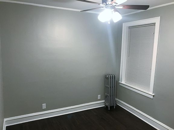 5th image of 5526 N Artesian Ave #3