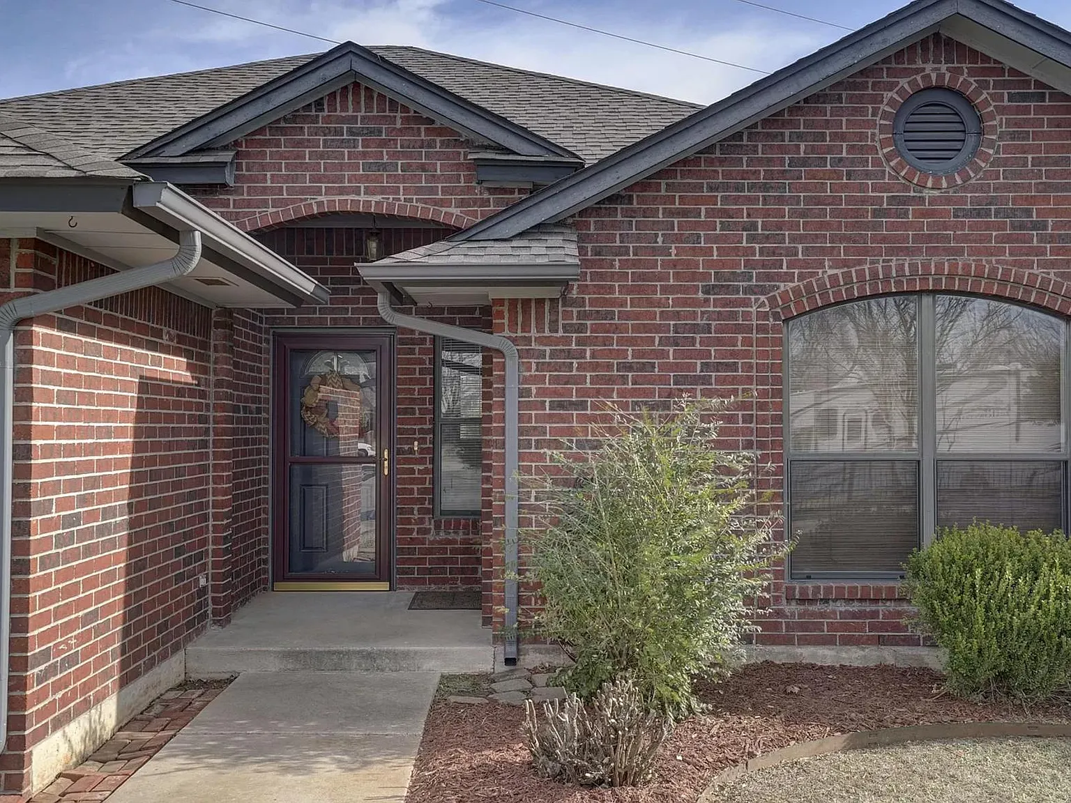 3 bed, 1554 sqft, $1,550 — Photo 2