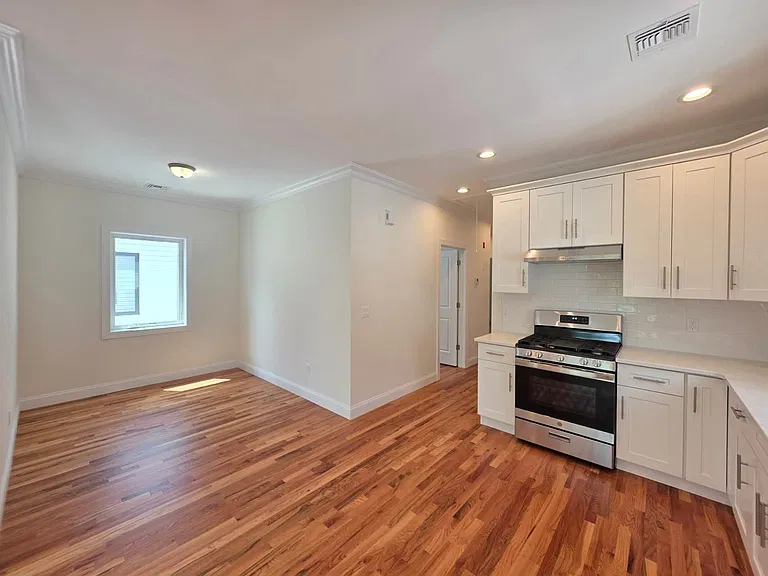 292 Eltingville Blvd #2 — Photo 2