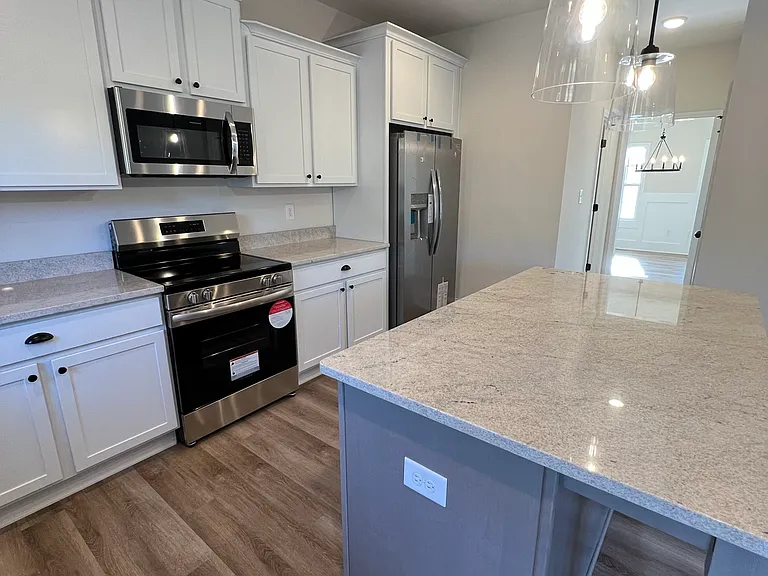 1525 Willow Creek Dr — Photo 11