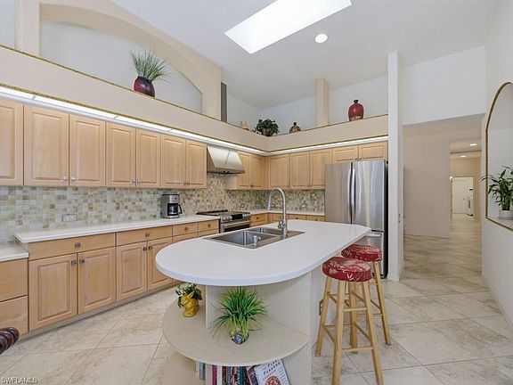 2nd image of 5835 Persimmon WAY