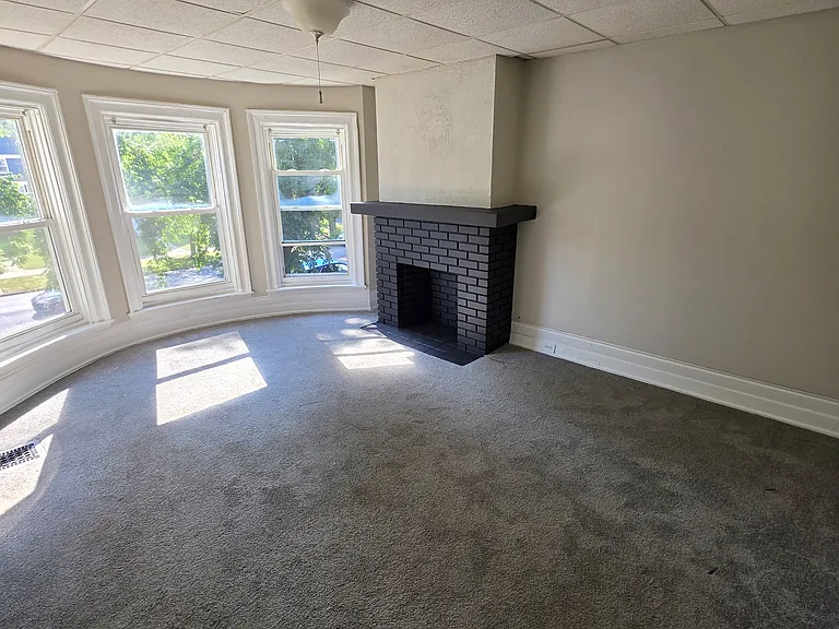 390 Richmond Ave #2 — Photo 8