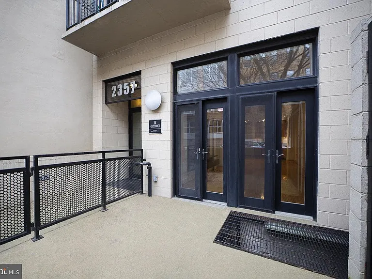 2357 Champlain St NW #201 — Photo 10