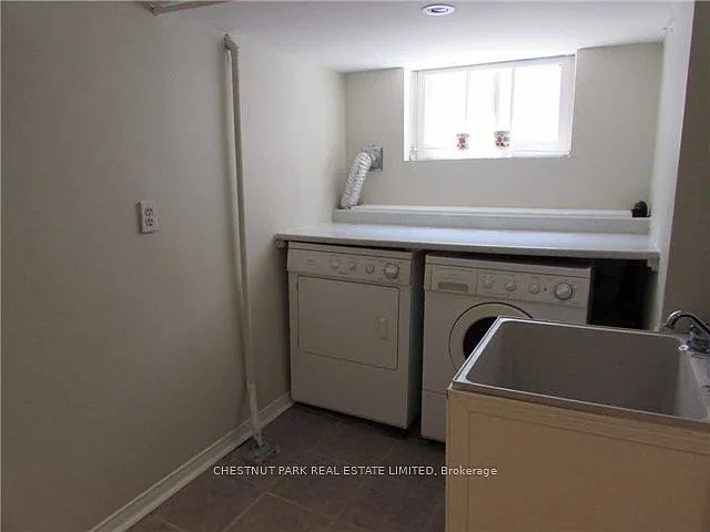 143 Glenvale Blvd — Photo 7