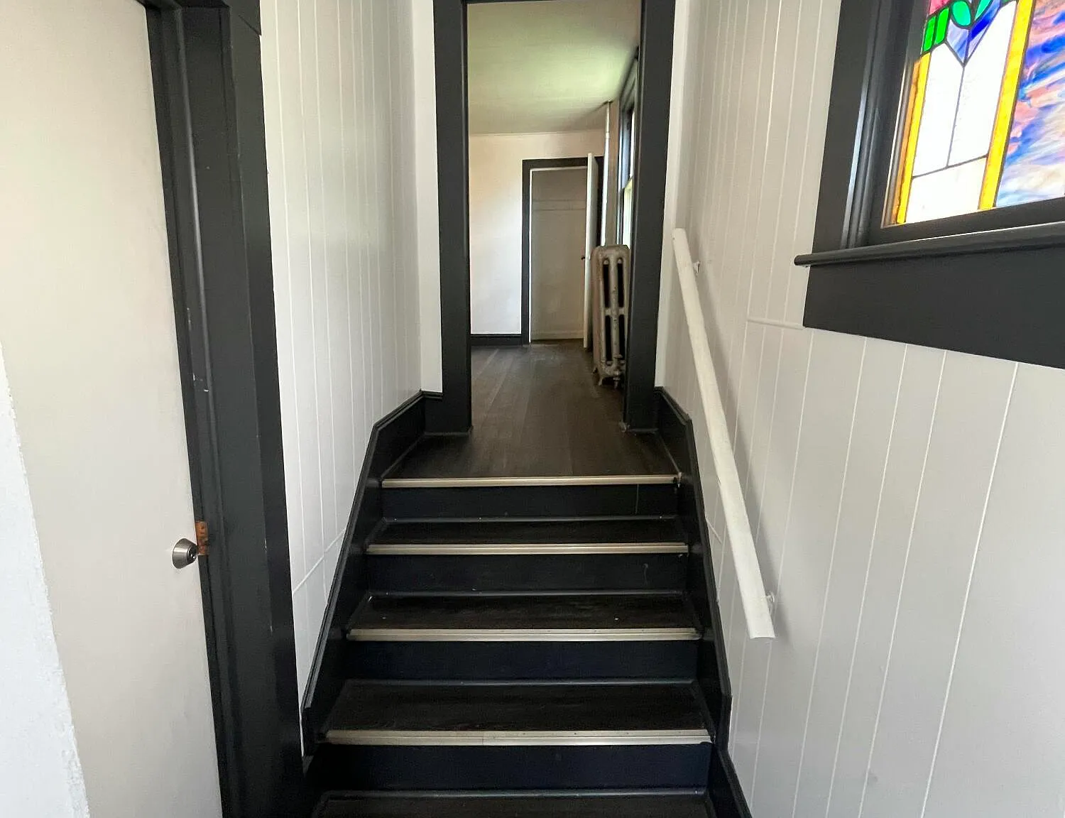 2 bed, 1.0 bath, 1233 sqft, $1,300 — Photo 2