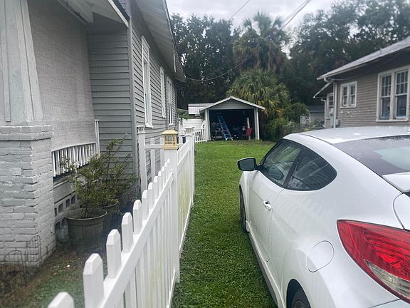 3rd image of 1308 LAUREL Street