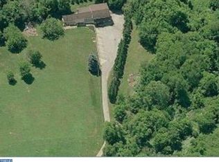 553 Schoolhouse Rd, Kennett Square, PA 19348