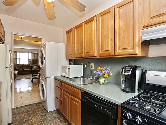 3rd image of 23 Fieldstone Dr APT 171
