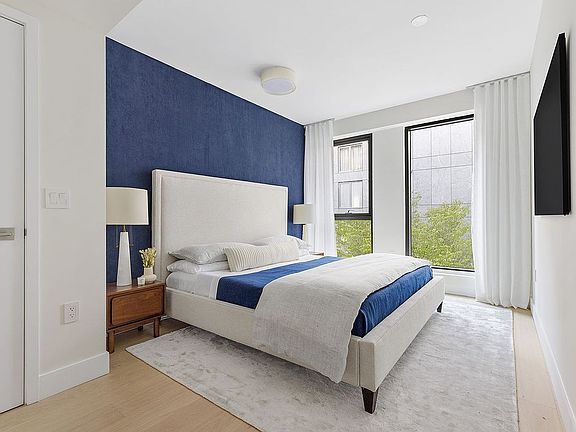 5th image of 142 W 19th St #5