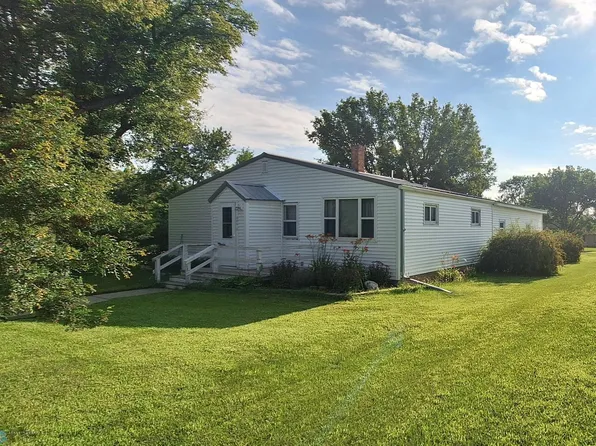 206 S 2nd St, Oakes, ND 58474