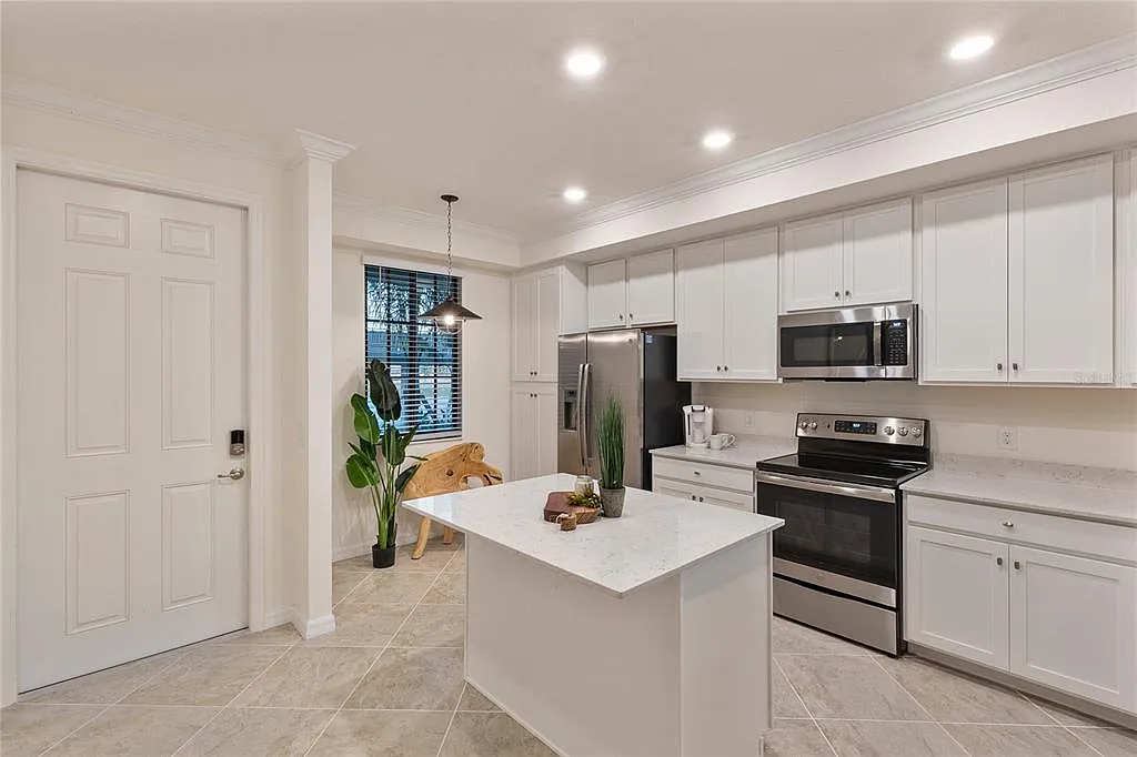 2 bed, 2.0 bath, 1121 sqft, $2,750 — Photo 3