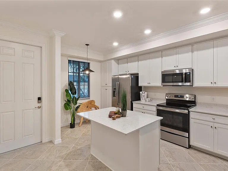 17510 Gawthrop Dr #104 — Photo 3