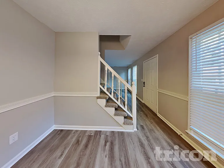 1182 Plunkett Way — Photo 6