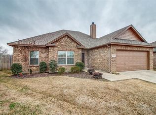 2013 Maxwell Ct, Aubrey, TX 76227