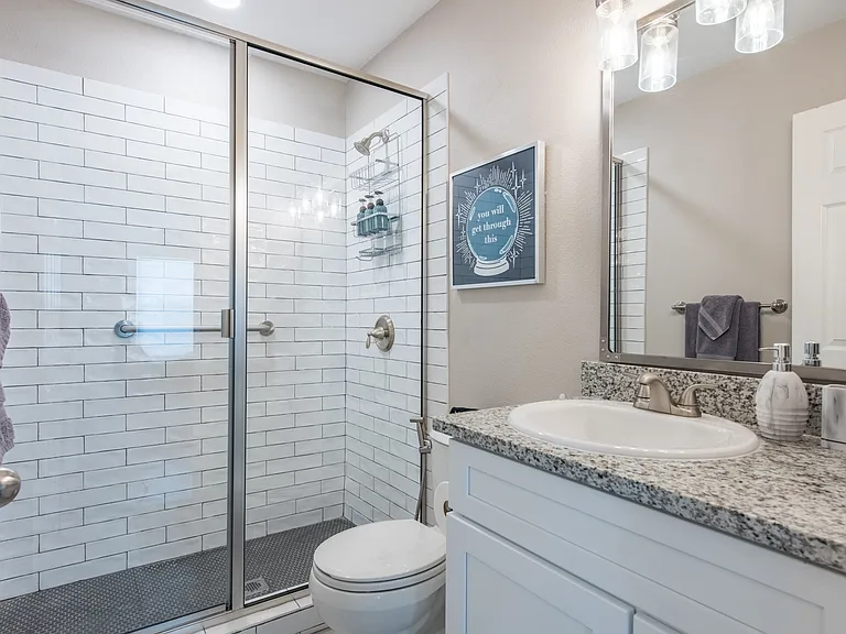 708 S Olive St — Photo 10