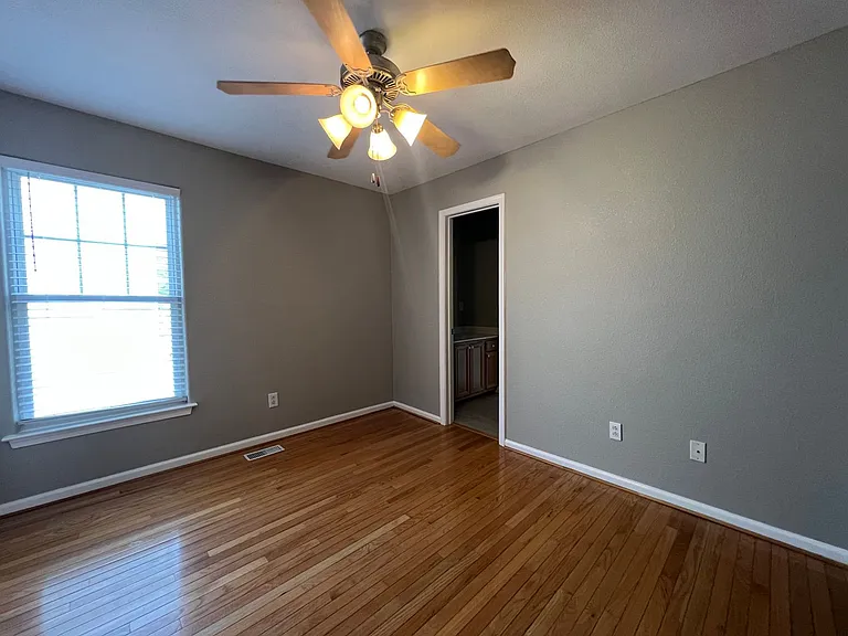 3705 Pendleton Ave — Photo 24