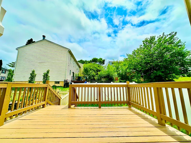 2220 Fox Run — Photo 11