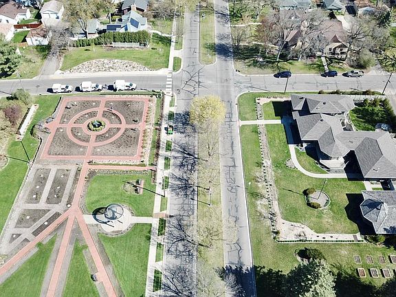 2nd image of 1300 Kilian Blvd SE