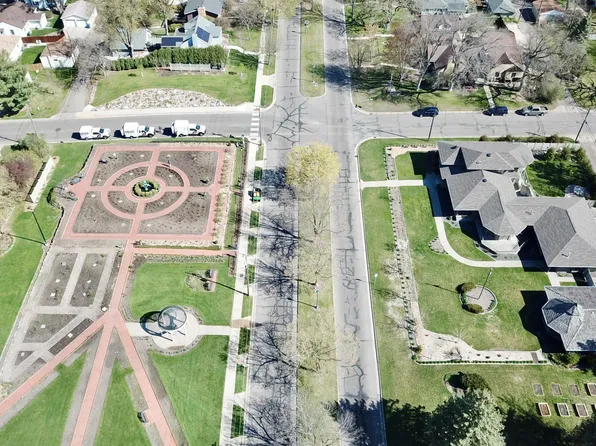 1300 Kilian Blvd SE, Saint Cloud, MN 56304