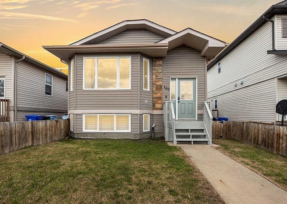 1st image of 150 S Pacific Cres