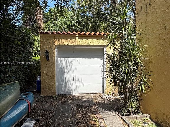 4th image of 1209 Mariana Ave