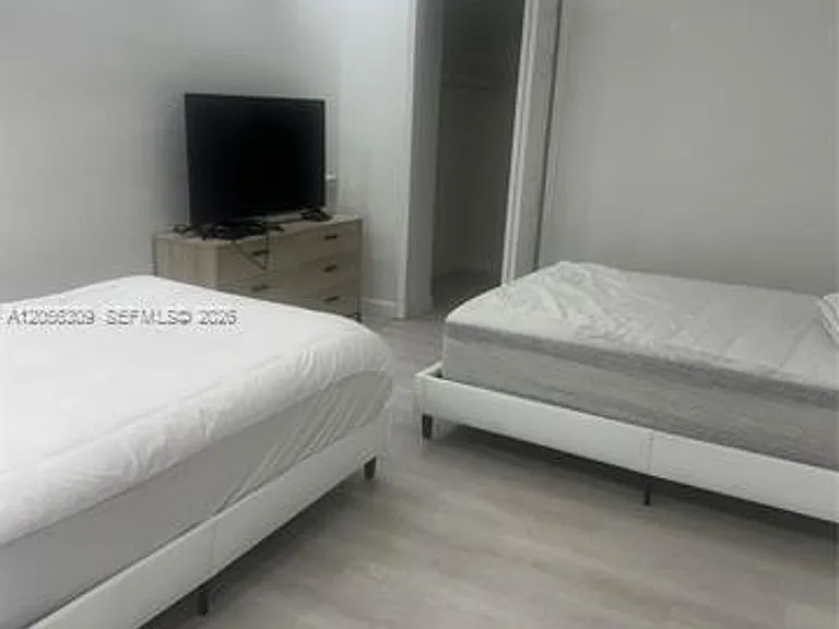 10185 Collins Avenue Cu #309 — Photo 8