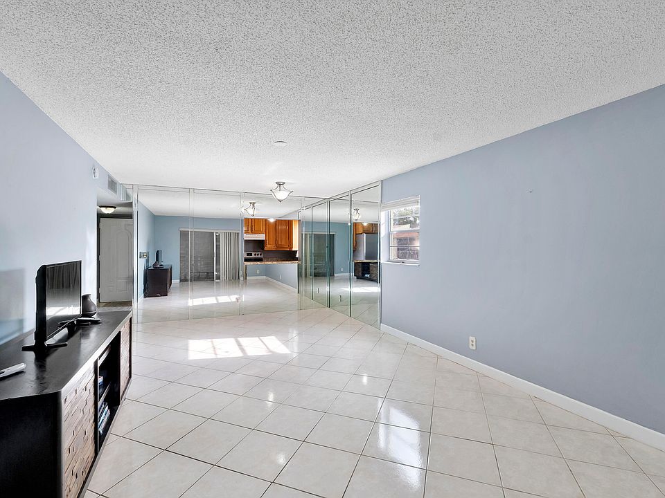 1st image of 4148 NW 90th Avenue #201