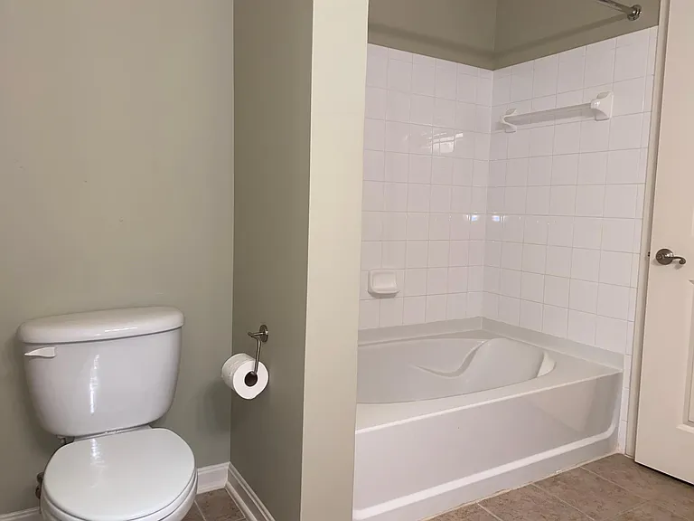 Bedroom 2 - Bathroom