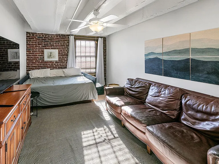 535 Locust St #303 — Photo 17