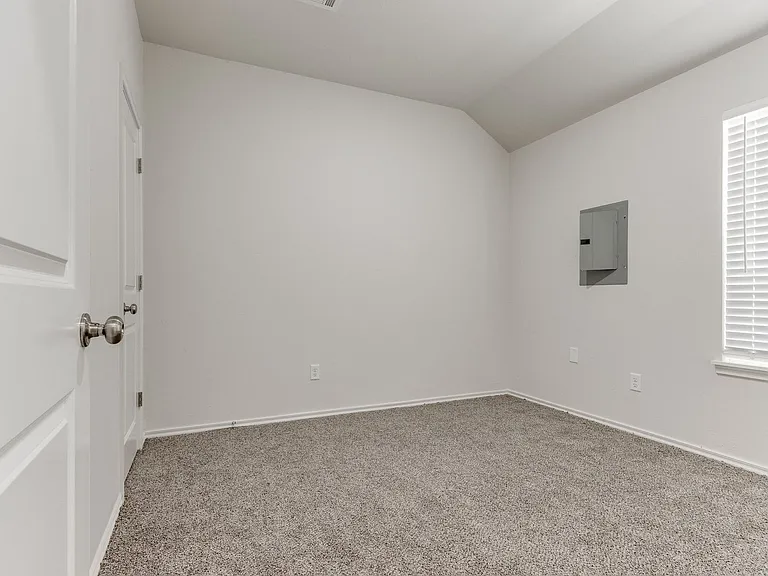 1541 Pavy Pkwy — Photo 33