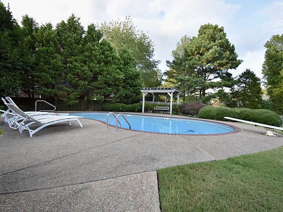 3rd image of 3950 Kenton Dr