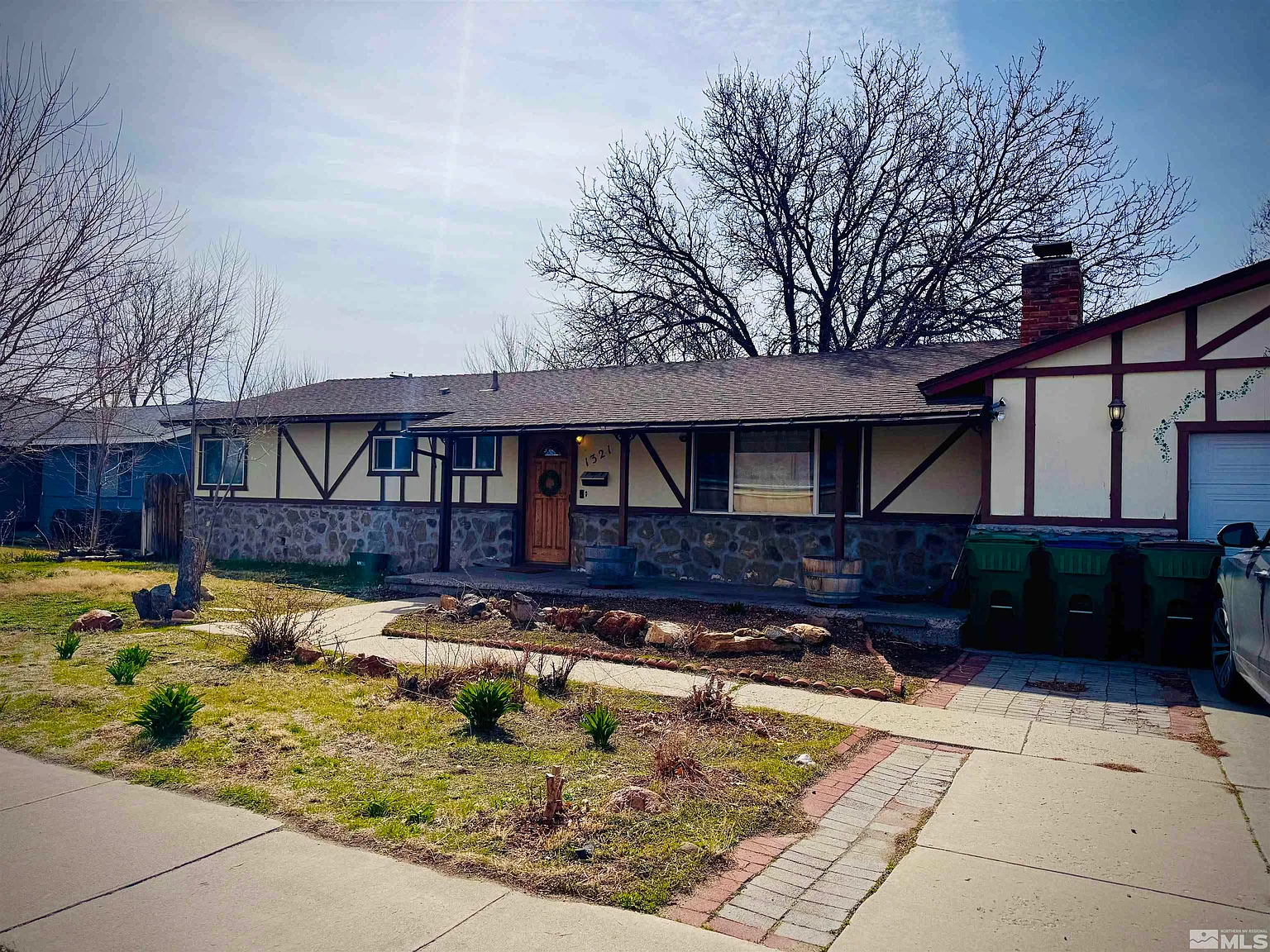 1321 E 5th St photo 1