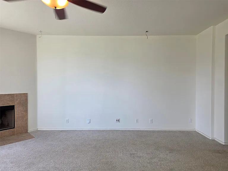 160 Mistletoe Ln — Photo 5