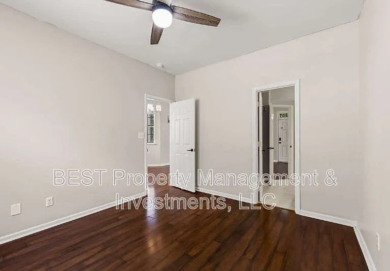 8130 Kings Creek Dr — Photo 21