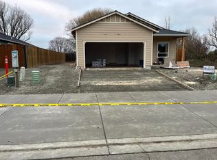 449 Spring Valley Dr, Medford, OR 97501