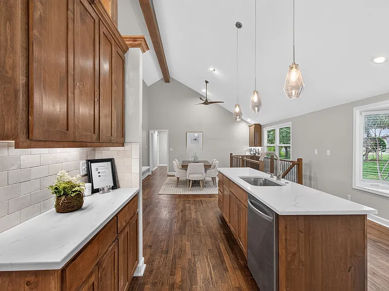 6232 Woodson Rd — Photo 9