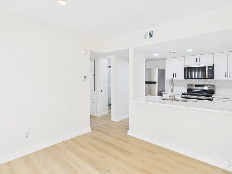 2124 Burton Dr #105 — Photo 6